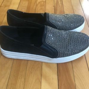 Sketchers slip on